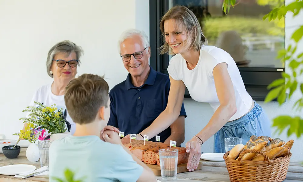 Traditioneller gourmetfein Leberkäse mit der echten Naturkruste in vielen Sorten